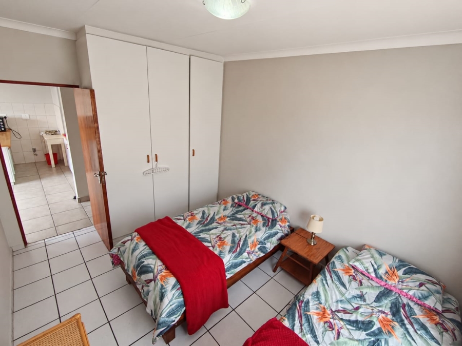 To Let 2 Bedroom Property for Rent in Santos Bay Western Cape